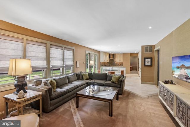 403 DOWNS DR, Cherry Hill, NJ 08003