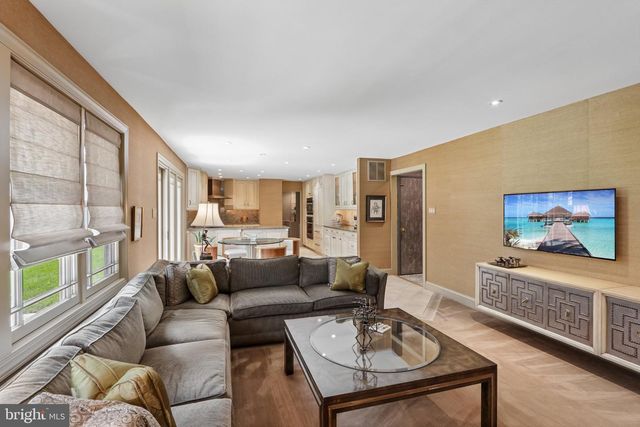 403 DOWNS DR, Cherry Hill, NJ 08003