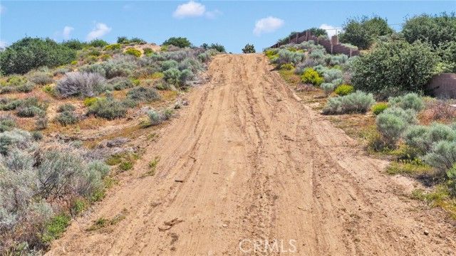 11129 Prairie, Oak Hills, CA 92344