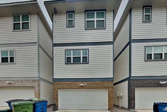 217 S Village Way, Lewisville, TX 75057