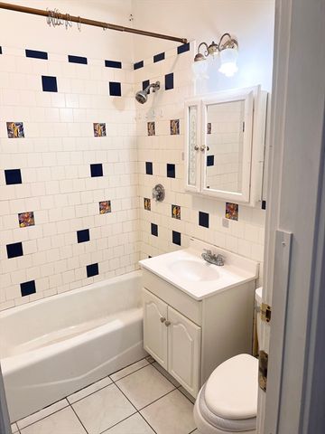 139 Grove St, Chelsea, MA 02150