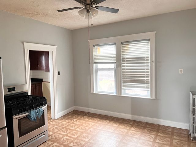 139 Grove St, Chelsea, MA 02150