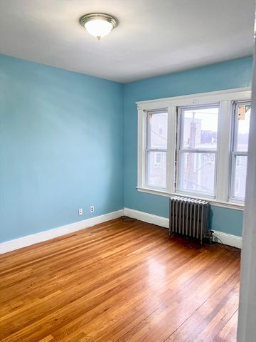 139 Grove St, Chelsea, MA 02150