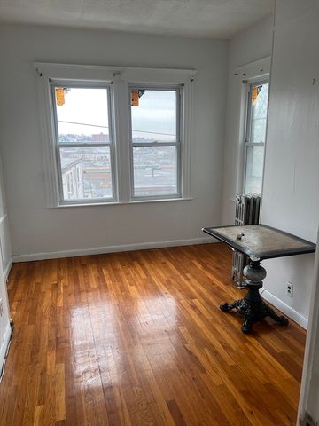 139 Grove St, Chelsea, MA 02150