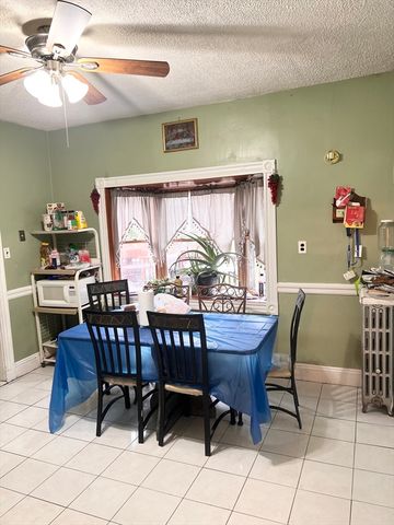 139 Grove St, Chelsea, MA 02150