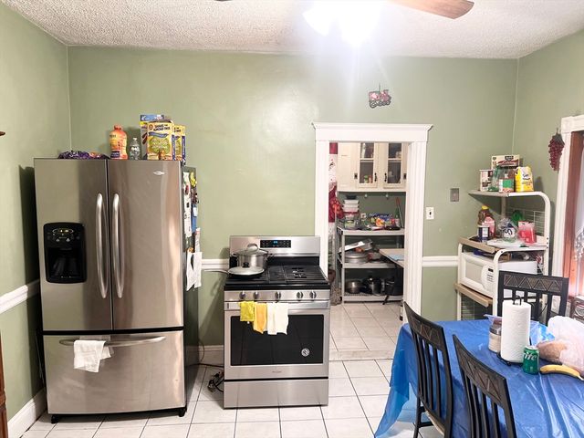 139 Grove St, Chelsea, MA 02150