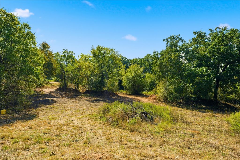 1016 Ross Road, Ross, TX 76640