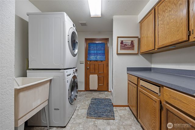 24036 23rd Avenue S, Des Moines, WA 98198