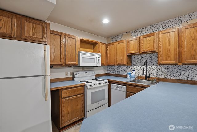 24036 23rd Avenue S, Des Moines, WA 98198