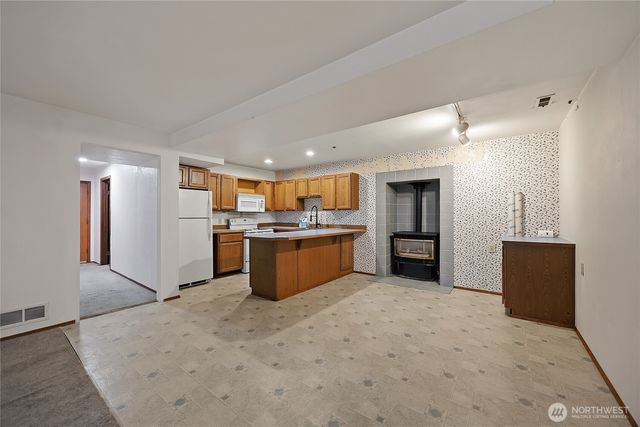 24036 23rd Avenue S, Des Moines, WA 98198