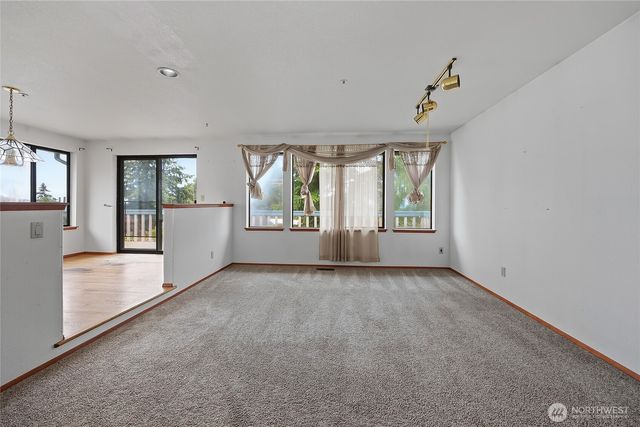 24036 23rd Avenue S, Des Moines, WA 98198