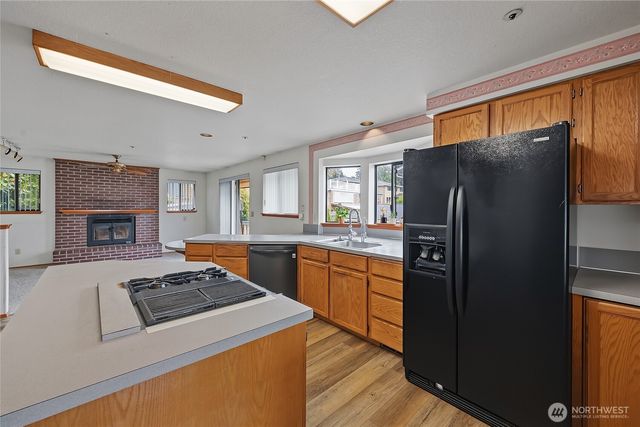 24036 23rd Avenue S, Des Moines, WA 98198