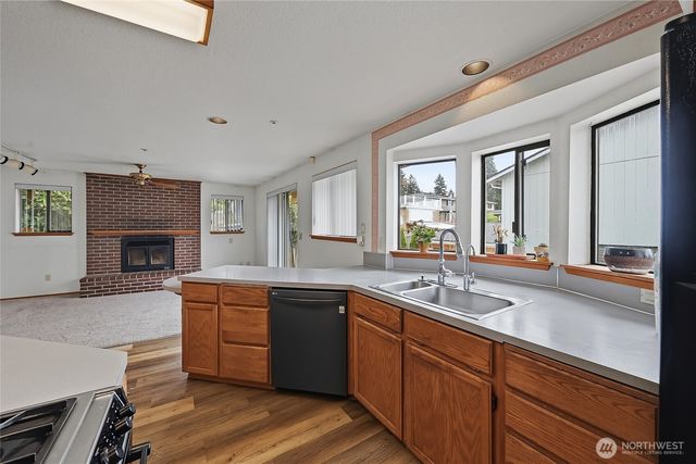 24036 23rd Avenue S, Des Moines, WA 98198