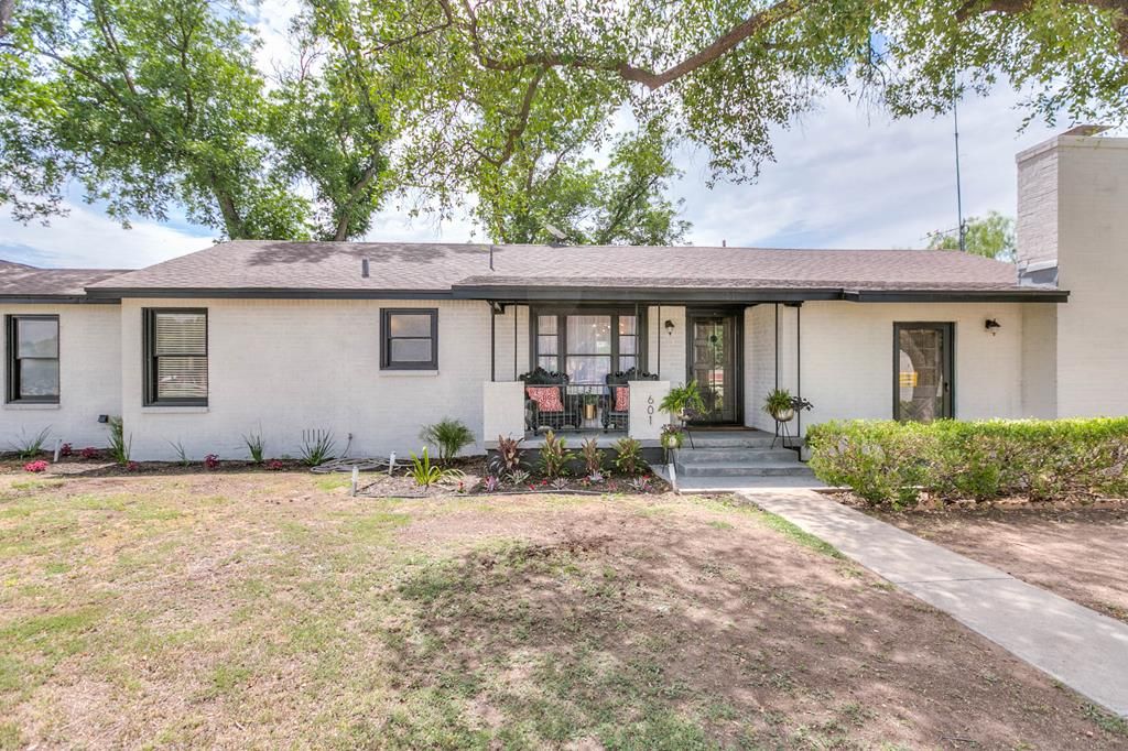 Image 1 of property listing at 601 Robert Lee, Sterling City, TX 76951