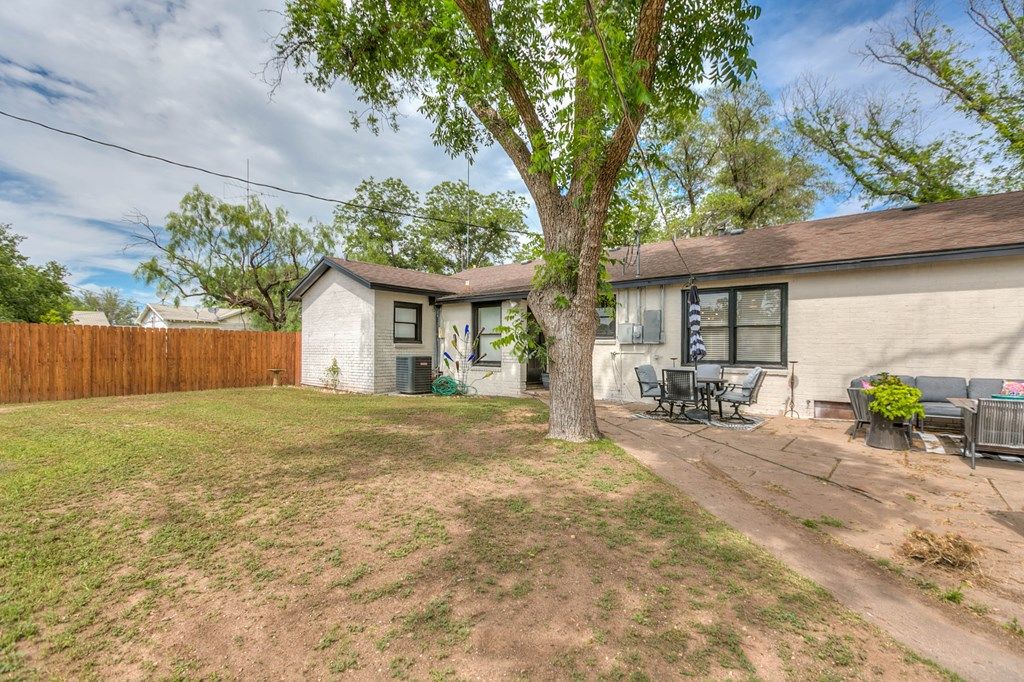 Image 49 of property listing at 601 Robert Lee, Sterling City, TX 76951