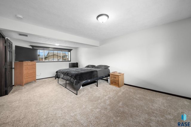 4700 S Wassom Ave, Sioux Falls, SD 57106
