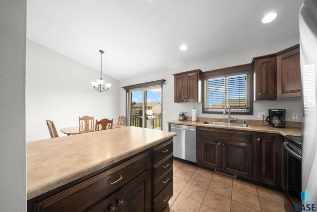 4700 S Wassom Ave, Sioux Falls, SD 57106