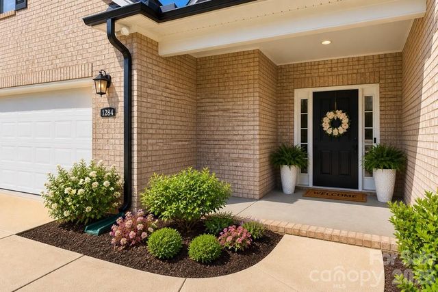 1005 Piper Meadows Drive, Waxhaw, NC 28173