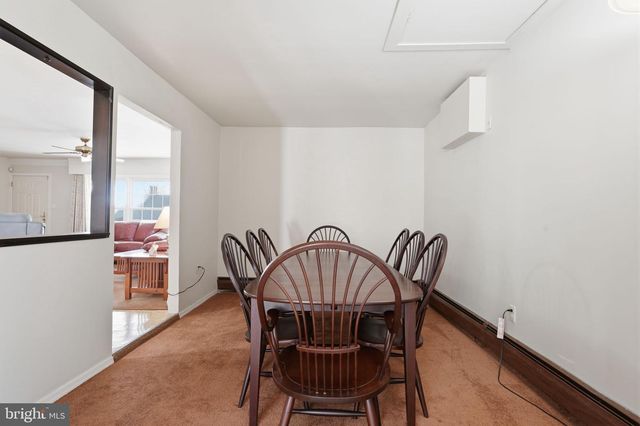 103 HEDGE RD, Levittown, PA 19056