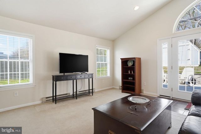 103 HEDGE RD, Levittown, PA 19056