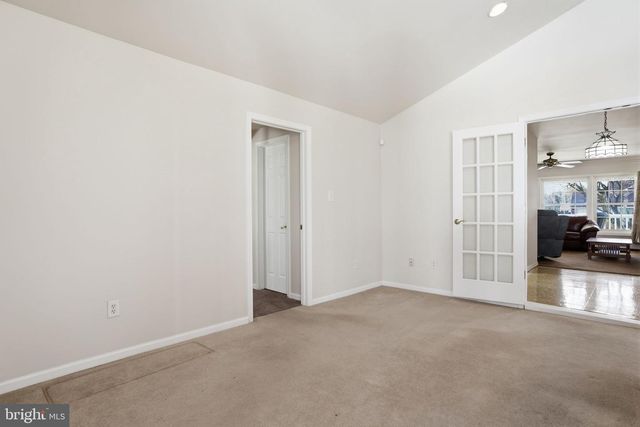 103 HEDGE RD, Levittown, PA 19056