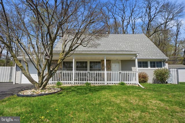 103 HEDGE RD, Levittown, PA 19056