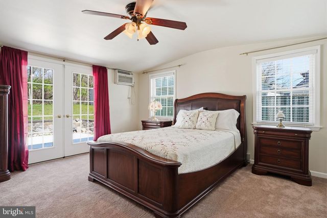 103 HEDGE RD, Levittown, PA 19056