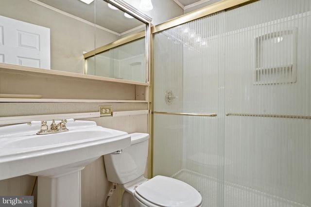 103 HEDGE RD, Levittown, PA 19056