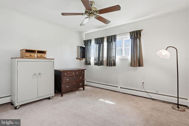 103 HEDGE RD, Levittown, PA 19056