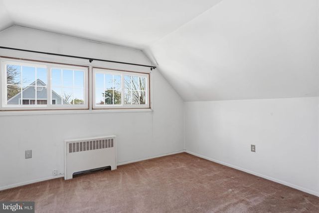 103 HEDGE RD, Levittown, PA 19056