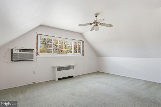 103 HEDGE RD, Levittown, PA 19056