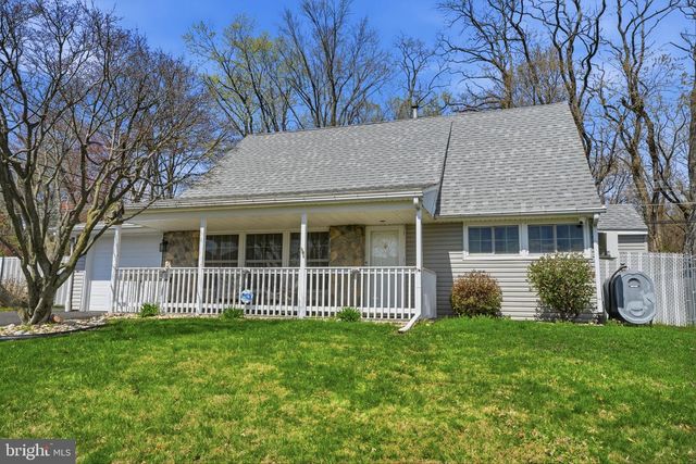 103 HEDGE RD, Levittown, PA 19056