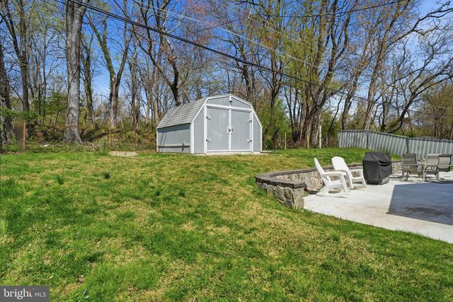 103 HEDGE RD, Levittown, PA 19056