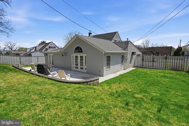 103 HEDGE RD, Levittown, PA 19056