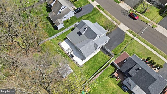 103 HEDGE RD, Levittown, PA 19056