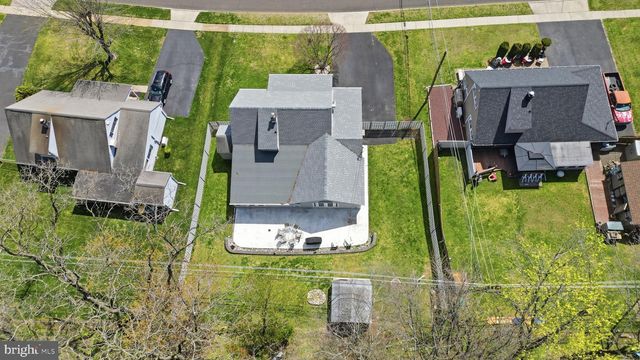 103 HEDGE RD, Levittown, PA 19056