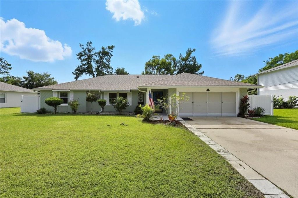 28 PRATTWOOD LANE, Palm Coast, FL 32164