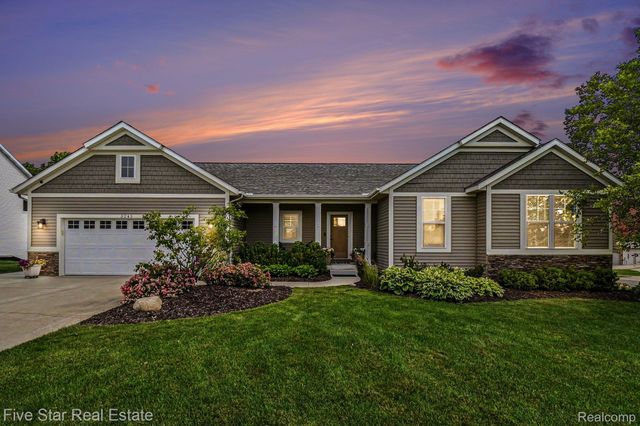 3245 Deep Rose Drive, Georgetown Charter Township, MI 49426