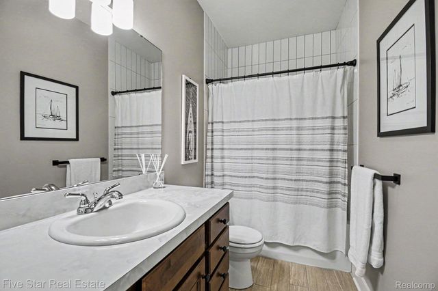 3245 Deep Rose Drive, Georgetown Charter Township, MI 49426