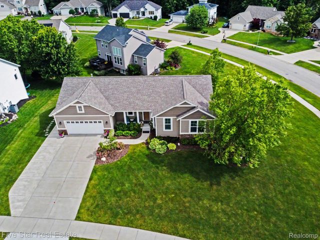 3245 Deep Rose Drive, Georgetown Charter Township, MI 49426