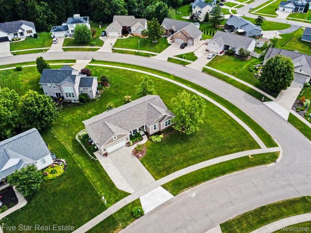 3245 Deep Rose Drive, Georgetown Charter Township, MI 49426