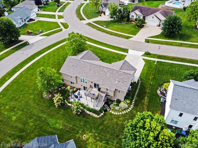 3245 Deep Rose Drive, Georgetown Charter Township, MI 49426