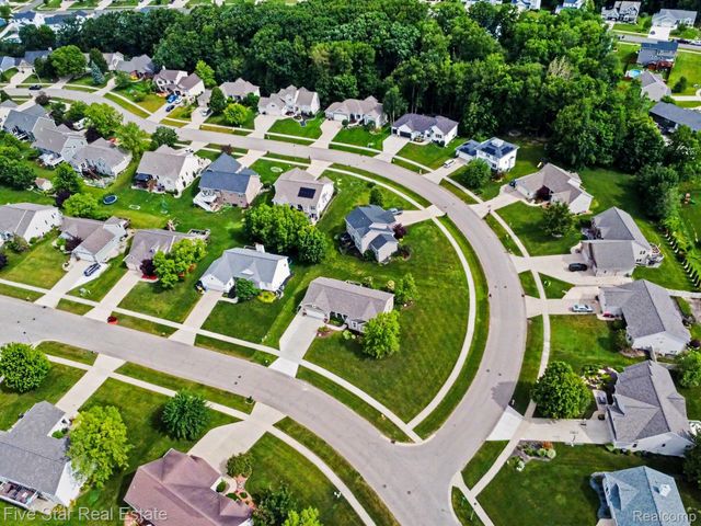 3245 Deep Rose Drive, Georgetown Charter Township, MI 49426