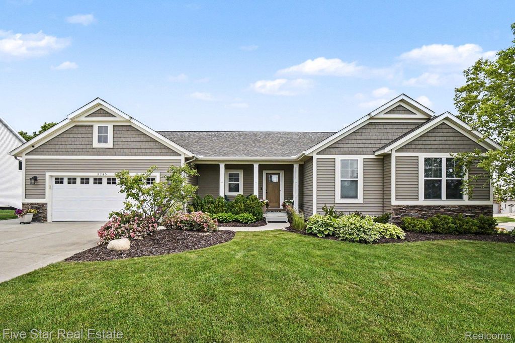 3245 Deep Rose Drive, Georgetown Charter Township, MI 49426