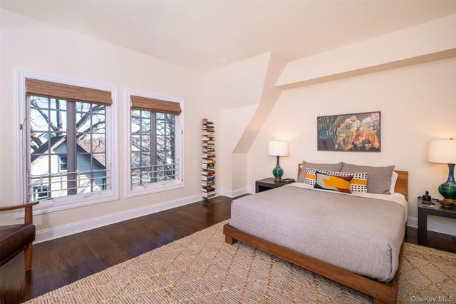 35 1st Street, Pelham, NY 10803