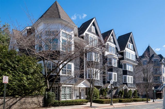 35 1st Street, Pelham, NY 10803