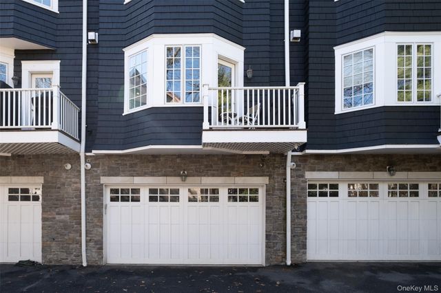 35 1st Street, Pelham, NY 10803