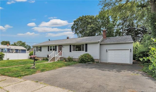 15 Albert Street, Milford, CT 06460