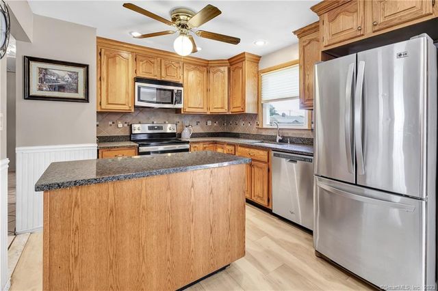 15 Albert Street, Milford, CT 06460