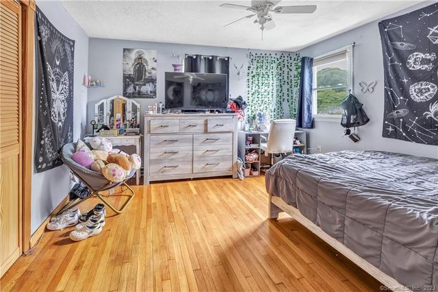 15 Albert Street, Milford, CT 06460